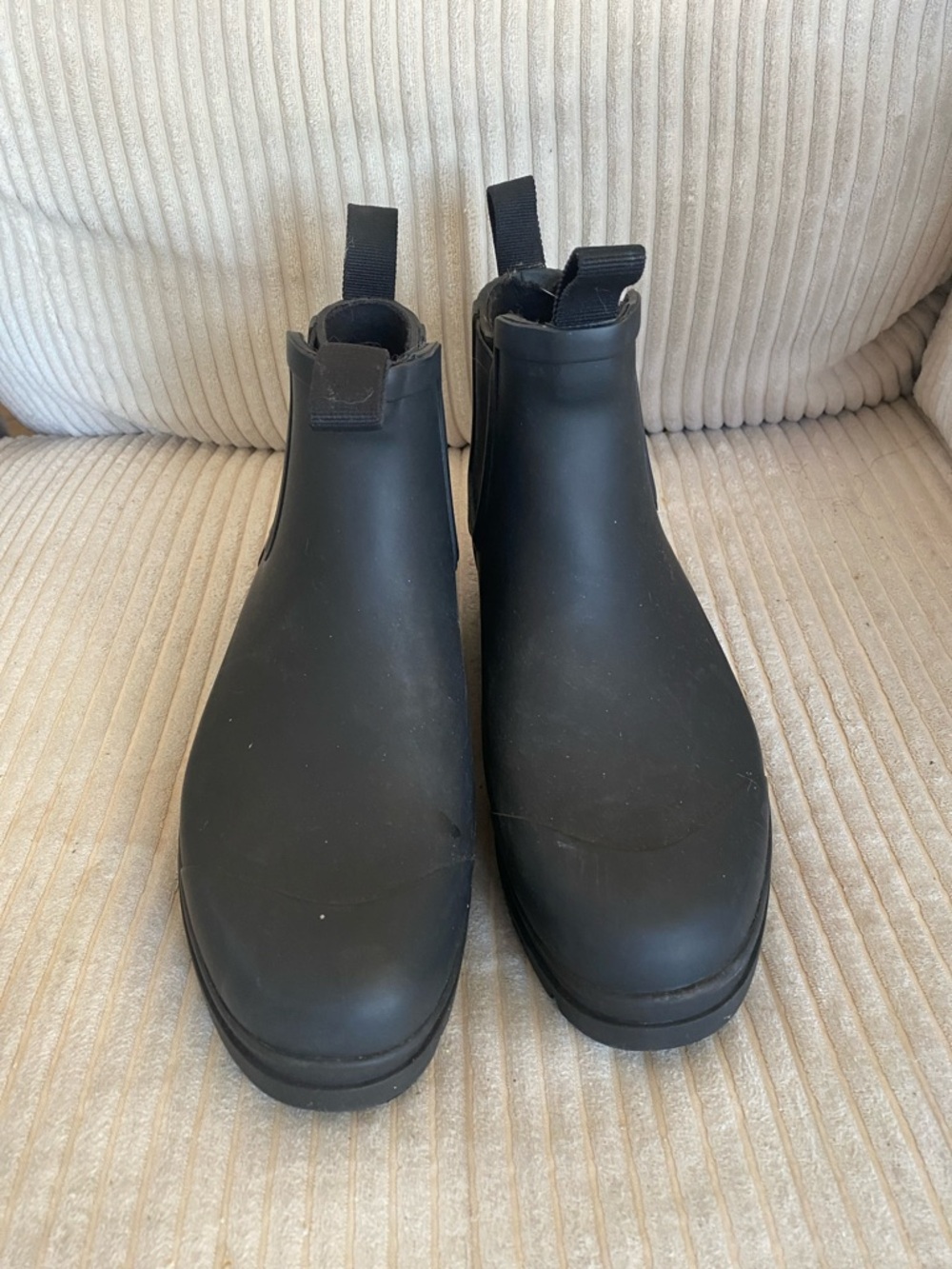 Everlane women’s Chelsea rain boots